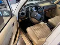 Mercedes-Benz E 230