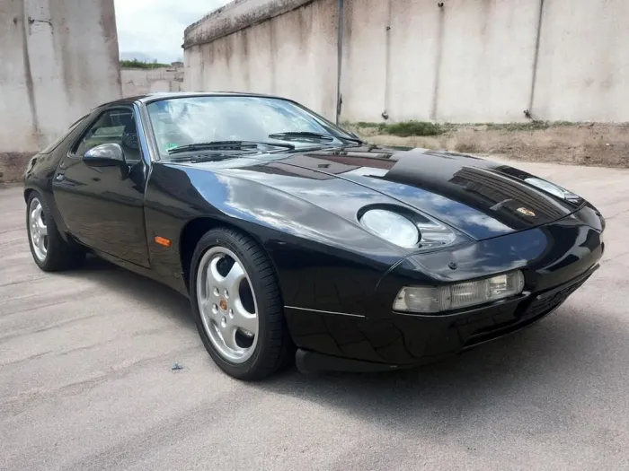 Porsche 928 5.4 V8 GTS TOP Historie Klima SHZ Schiebed.