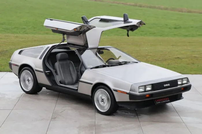 DeLorean DMC-12 - New chassis, Unique wheels