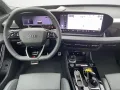 Audi Q6 SUV e-tron performance 225 kW S line bus