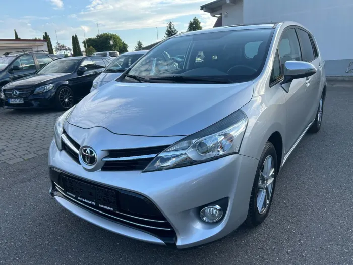 Toyota Verso SkyView Edition