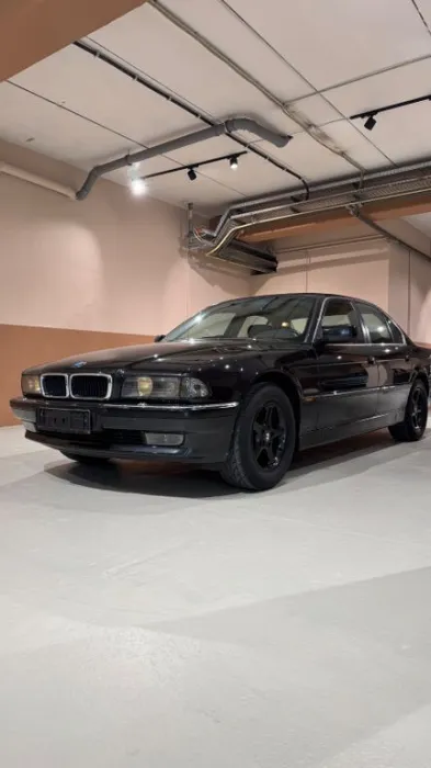 BMW 728i