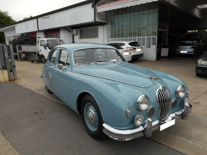 Jaguar MK II