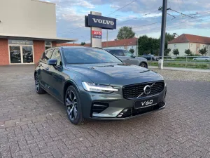 Volvo V60 B4 Plus Dark  ACC BLIS HUD PANO 360° 2,49%*