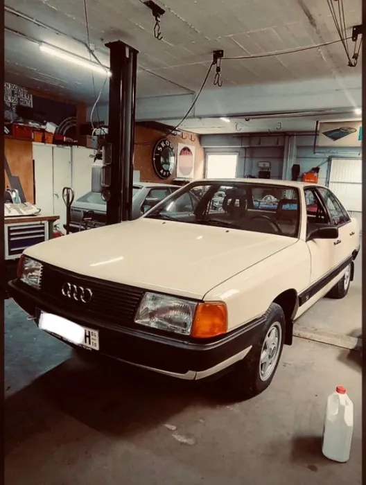 Audi 100 C3 Typ 44 - Oldtimer 