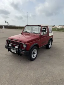 Suzuki SJ 410 Berlina de luxe