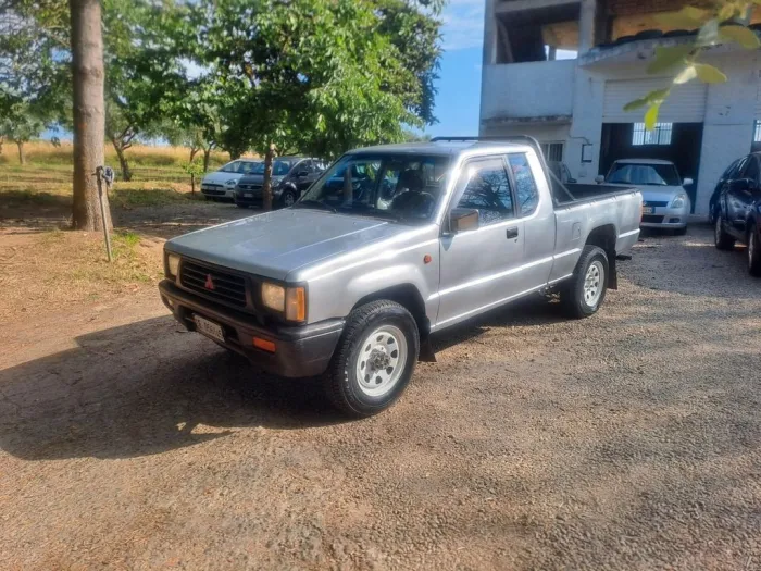 Mitsubishi L200 2.5 diesel 4x4 Club Cab Pick-up