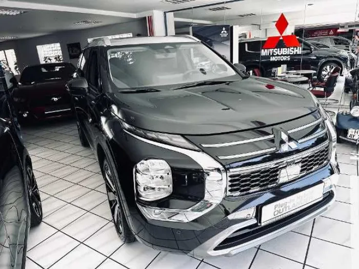 Mitsubishi Outlander 2.4L PHEV TOP 2-Farb