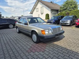 Mercedes-Benz 260 E aus 2.ter Hand, rostfrei, scheckheftgepfle