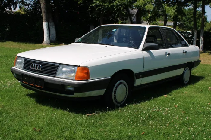 Audi 100