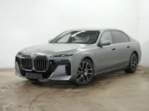 BMW 750e xDr. M Sport NP 185090.- Lounge Paket ACC