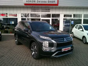 Mitsubishi Outlander 2.4L PHEV TOP Luxury-P. 2-Farb ACC PDC