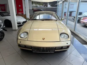 Porsche 928