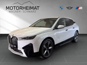 BMW iX xDrive40 Sportpaket 21