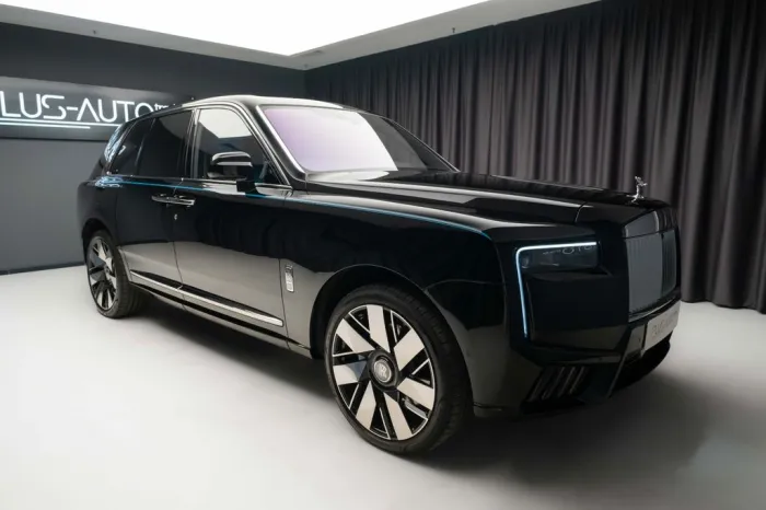 Rolls-Royce Cullinan Silver Badge 2026 Facelift