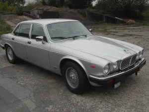 Jaguar XJ12