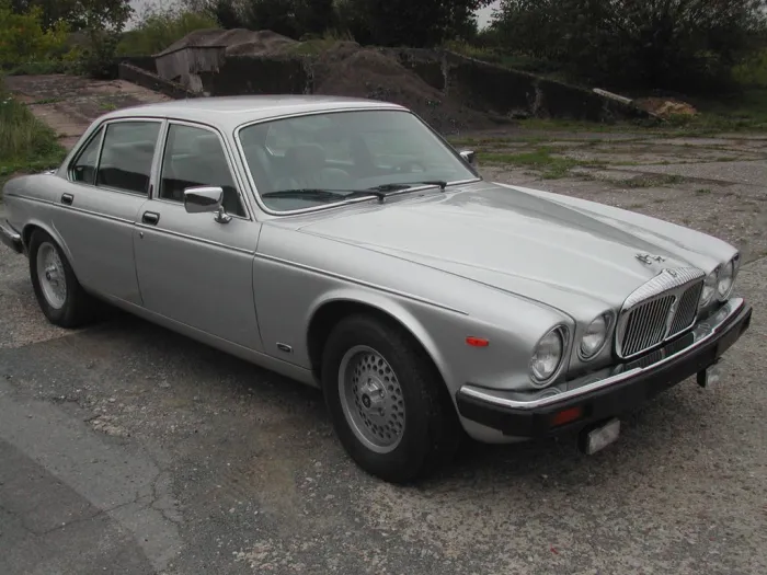 Jaguar XJ12