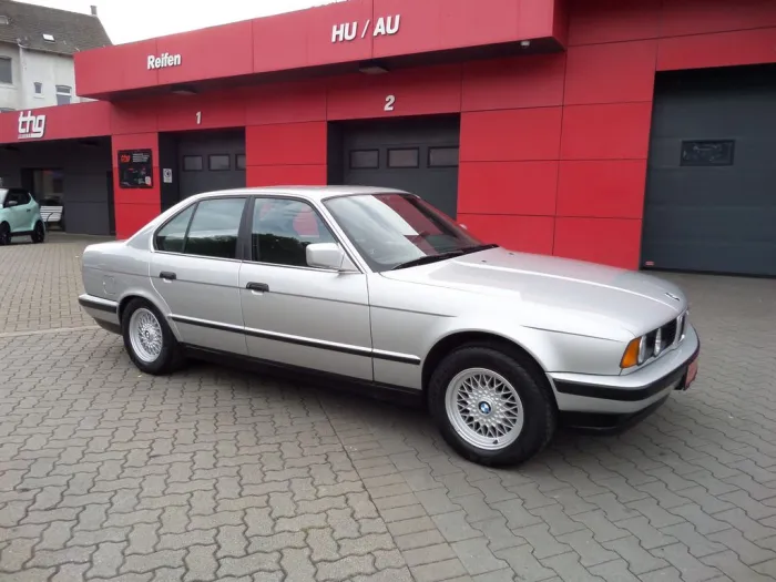 BMW 525i  AUTOMATIK-SCHIEBEDACH