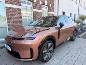 Lynk&Co 08 More 1.5 PHEV 360 Kamera Pano Massagesitze Ha