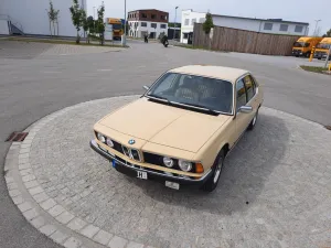 BMW 728