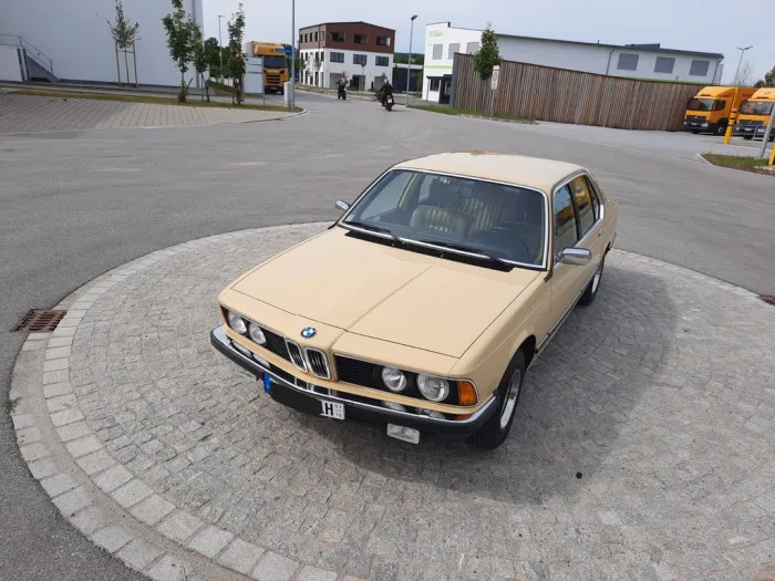 BMW 728
