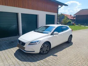 Volvo V40 T3 Momentum Lieberhaberstück