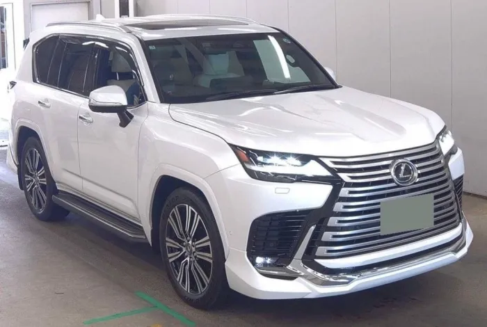 Lexus LX 700h RHD year 2025