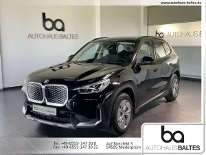 BMW iX1 xDrive30 LED/LCPlus/Kam/Park/Multi/2ZAAC/DAB