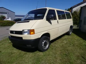 Volkswagen T4 Caravelle 2.5, lang, 9-Sitzer, H-Gutachten