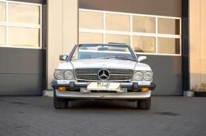 Mercedes-Benz SL 560