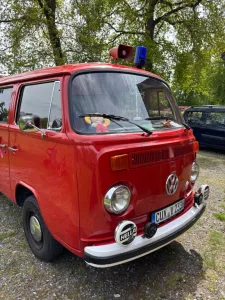 Volkswagen T2 Feuerwehrbulli restauriert H-Kennzeichen 