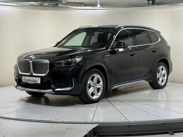 BMW iX1 xDrive30 xLine AHK RFK DA PA ALED Sitzhzg