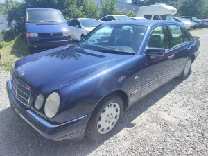 Mercedes-Benz E 230 AUTO KLIMA 96 TKM