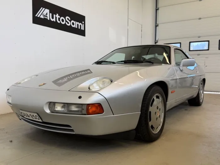 Porsche 928 S4