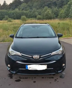 Toyota Avensis 1,8-l-Valvem. Executive Touring Spor...