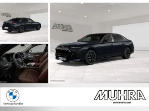 BMW M760e xDrive M Sky Lounge Massage B&W