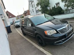 Lancia Voyager 2.8 MultiJet 16v Platinum Automatik ...