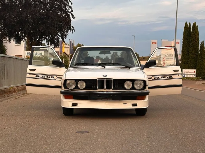 BMW 518 mit H-Zulassung und 24 Monate HU