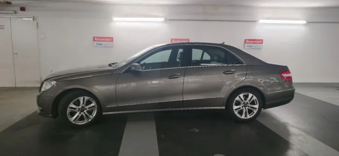 Mercedes-Benz E200