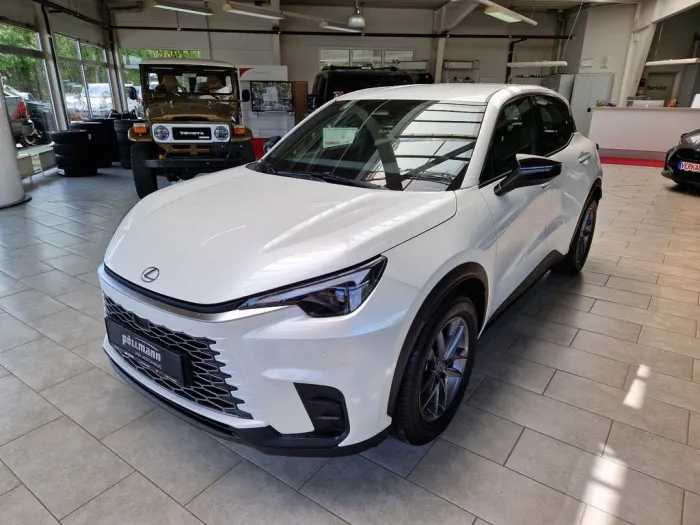 Lexus LBX 1,5 Hybrid - Komfort Paket - LED - NAVI -