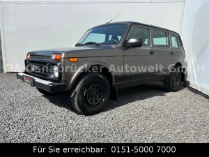 Lada Niva / Taiga 5-trg. Legend 4x4 AHK USB Bluetooth