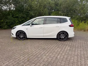 Opel Zafira Tourer 1.6 Turbo OPC-Line - 200 PS 