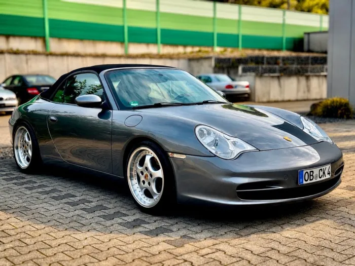 Porsche 911 Carrera Cabriolet 