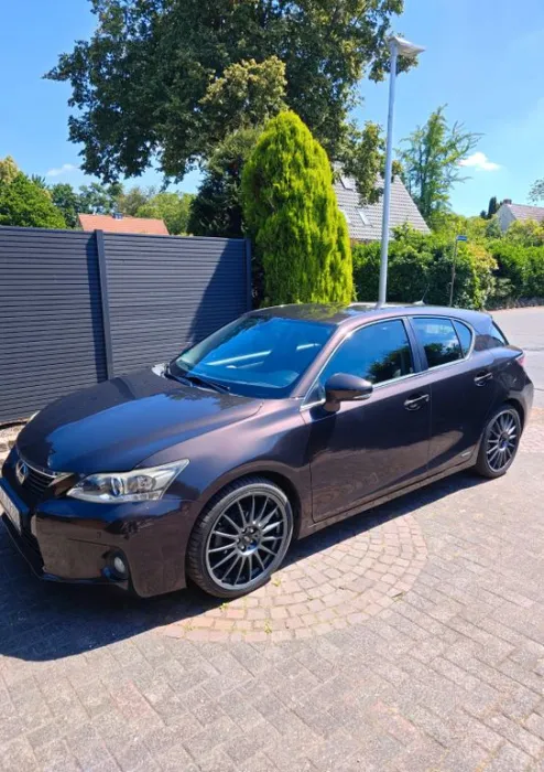 Lexus CT 200h Unfallfrei, TÜV 10/27, Neue Bremsen & Öl