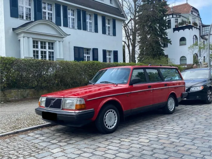 Volvo 245