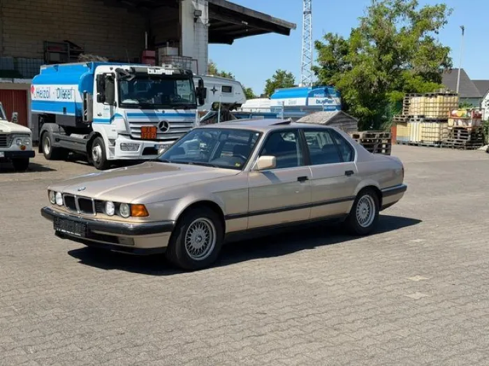 BMW 740
