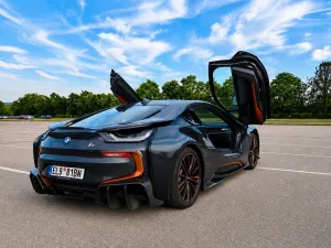 BMW i8 Coupé -Ultimate Sophisto Edition  1 o f200