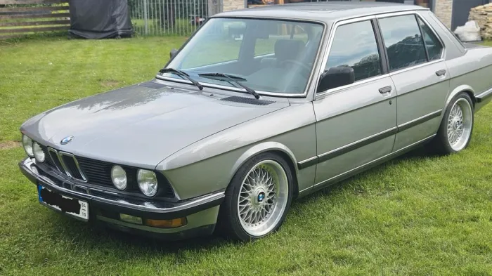 BMW 525 E28 eta