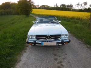 Mercedes-Benz 560 SL