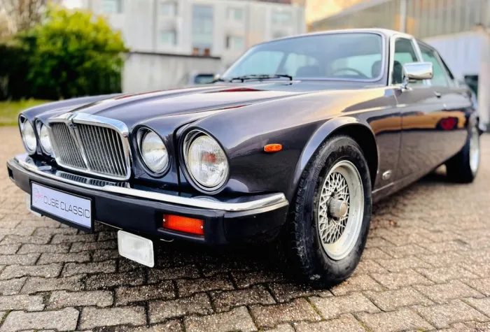Jaguar XJ12 DAIMLER DOUBLE SIX 122939KM Gunmet. Grey